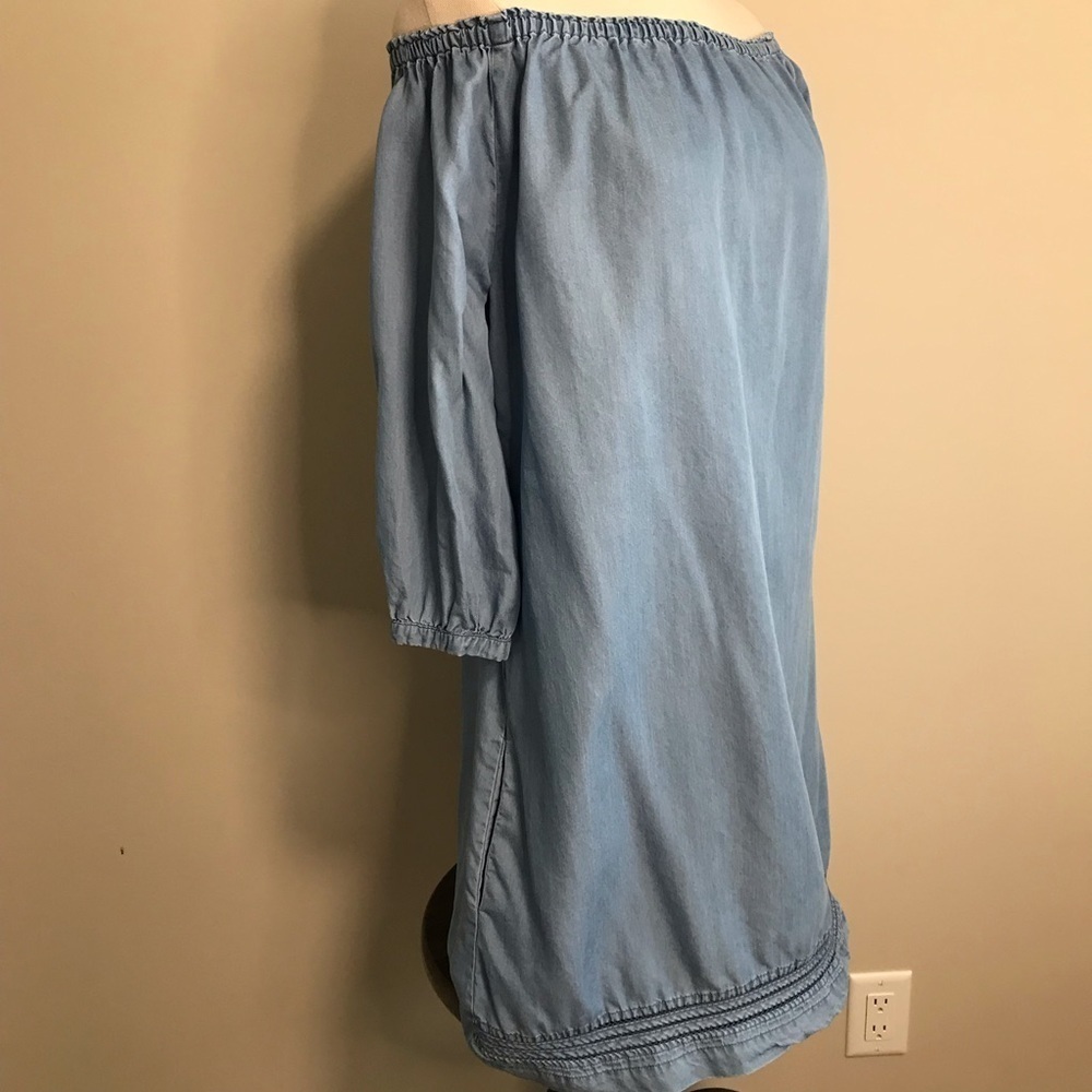 Chambray Off the Shoulder Dress - Size Medium - Standard Grace - Picture 4 of 9